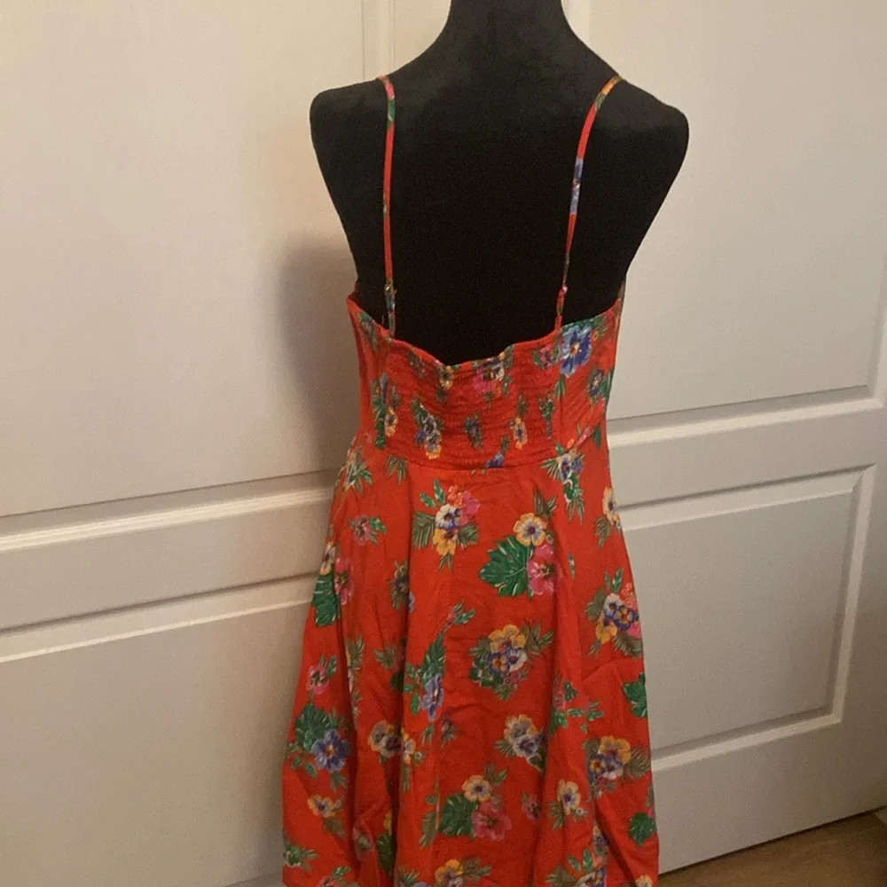 Red Hawaiian print dress - Picture 2 of 3